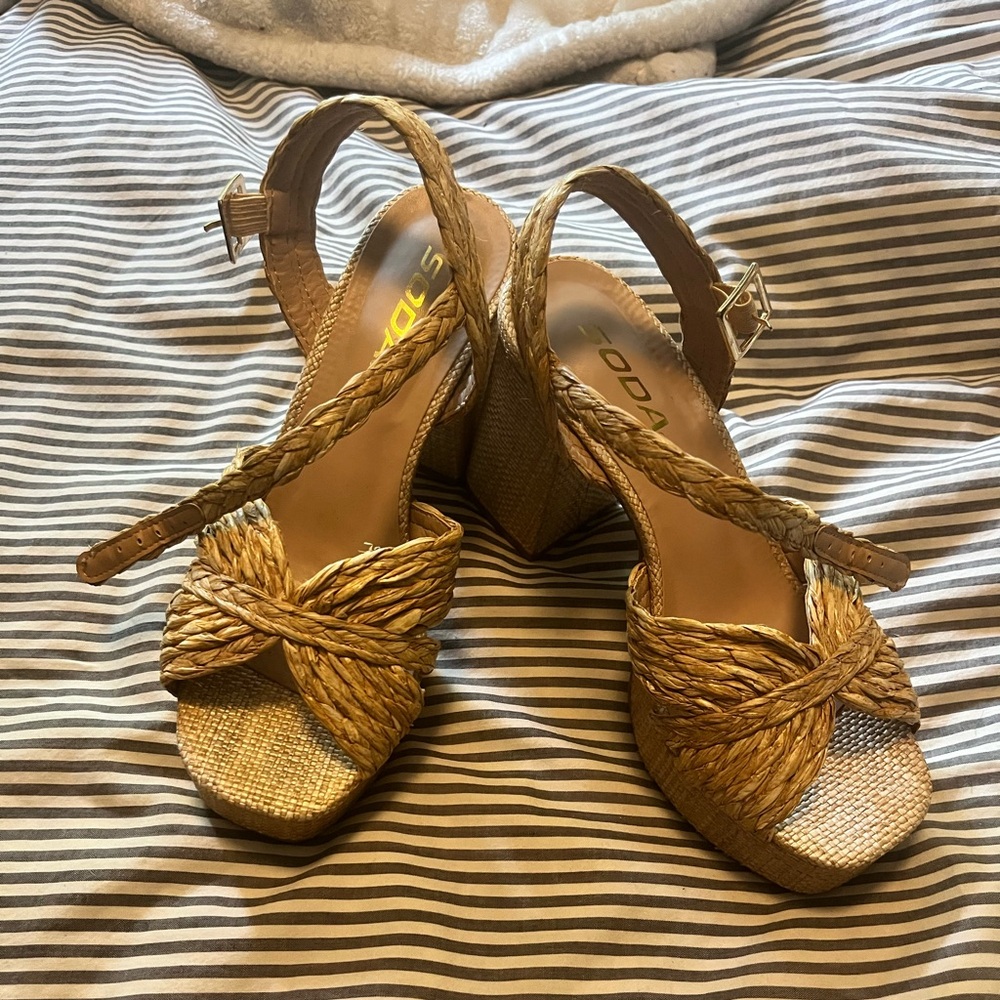 Soda straw platform- worn once